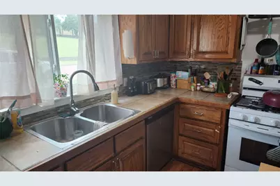 903 W Plummer Street, Eastland, TX 76448 - Photo 3