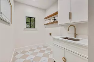 3739 N Versailles Ave, Dallas, TX 75209 - Photo 25