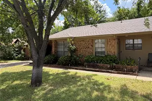 2907 Hilltop Dr, Euless, TX 76039 - Photo 1