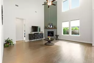10120 Lakemont Dr, Fort Worth, TX 76131 - Photo 11