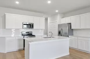 8353 Kingfisher Rd, Aubrey, TX 76227 - Photo 9