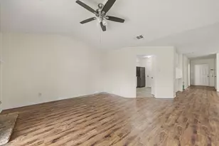 2504 Brook Hollow Ct, Mesquite, TX 75150 - Photo 3