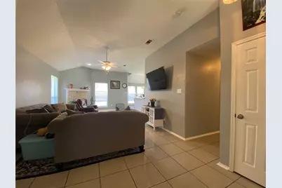 8410 Holland Avenue, Rowlett, TX 75089 - Photo 7