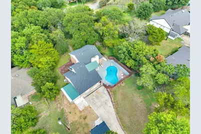 392 Creekwood Drive, Lancaster, TX 75146 - Photo 35
