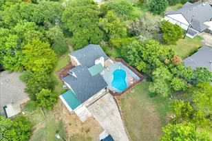392 Creekwood Dr, Lancaster, TX 75146 - Photo 35