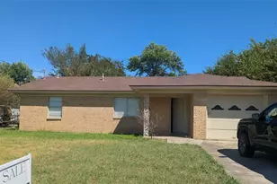 311 Water St, Whitesboro, TX 76273 - Photo 1