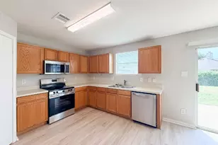 670 Horn St, Crowley, TX 76036 - Photo 9