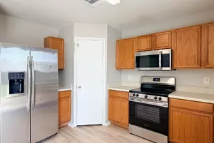 670 Horn St, Crowley, TX 76036 - Photo 11
