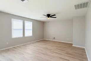 670 Horn St, Crowley, TX 76036 - Photo 15