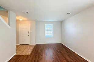 670 Horn St, Crowley, TX 76036 - Photo 5
