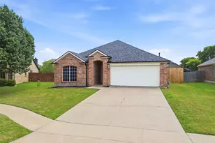 1002 Zachary Dr, Arlington, TX 76002 - Photo 3