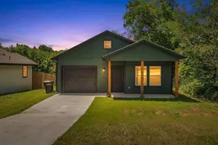 716 E Chestnut St, Denison, TX 75021 - Photo 1