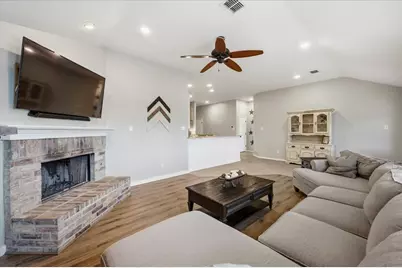 10521 Bradshaw Drive, Fort Worth, TX 76108 - Photo 3
