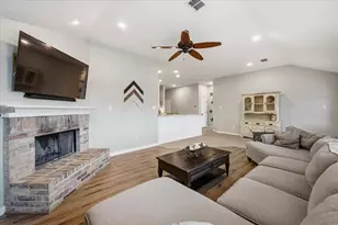 10521 Bradshaw Dr, Fort Worth, TX 76108 - Photo 3