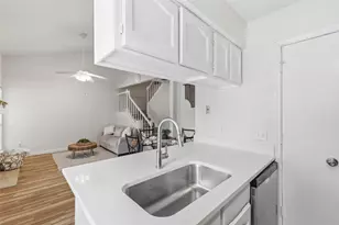 1454 Meadowood Village Dr, Fort Worth, TX 76120 - Photo 15