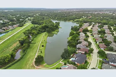 1454 Meadowood Village Drive, Fort Worth, TX 76120 - Photo 35