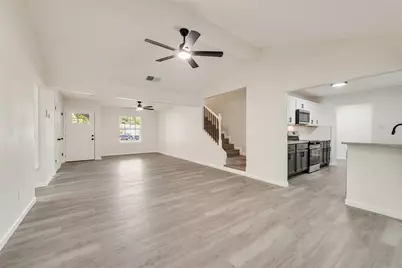 3715 Maxwell Court, Arlington, TX 76015 - Photo 5
