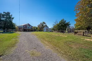 1696 Co Rd 222, Gainesville, TX 76240 - Photo 35