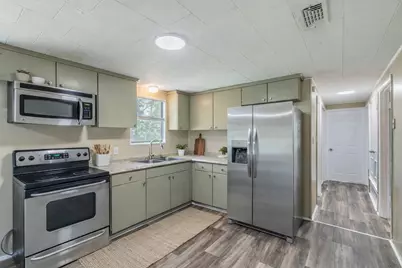207 N Avenue U, Clifton, TX 76634 - Photo 3
