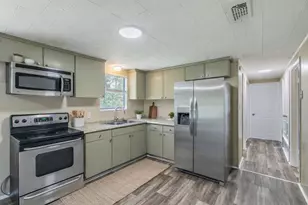 207 N Avenue U, Clifton, TX 76634 - Photo 3
