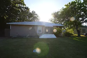 201 Kirk Ln, West Tawakoni, TX 75474 - Photo 1