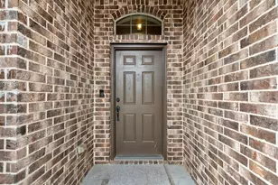 2120 Blakely Ct, Fort Worth, TX 76134 - Photo 5