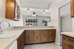 1725 E Grauwyler Rd, Irving, TX 75061 - Photo 13