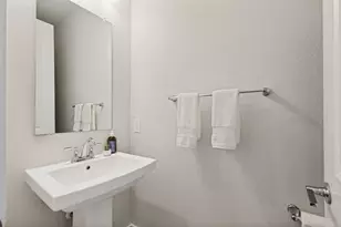 8117 Radnor Rd, Dallas, TX 75231 - Photo 25