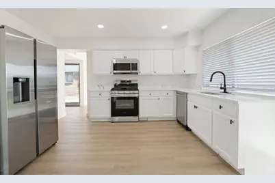 1910 Rambling Ridge Lane, Carrollton, TX 75007 - Photo 11
