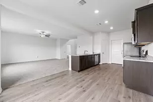 1301 Wind Drift Wy, Fort Worth, TX 76131 - Photo 3