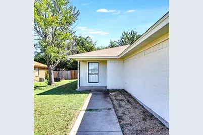 1817 San Rafael Street, Fort Worth, TX 76134 - Photo 3