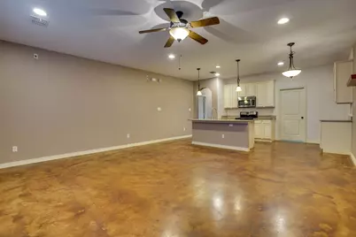 617 E Worth Street, Grapevine, TX 76051 - Photo 13