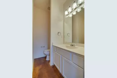 617 E Worth Street, Grapevine, TX 76051 - Photo 5