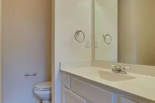 617 E Worth St, Grapevine, TX 76051 - Photo 5