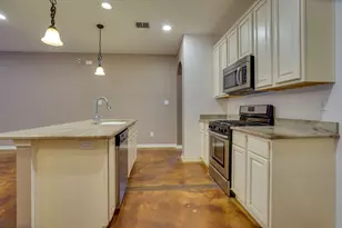 617 E Worth St, Grapevine, TX 76051 - Photo 9