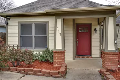 617 E Worth Street, Grapevine, TX 76051 - Photo 3