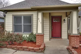 617 E Worth St, Grapevine, TX 76051 - Photo 3