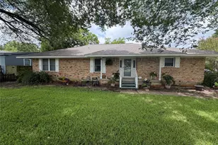 209 N 4th St, Crandall, TX 75114 - Photo 1