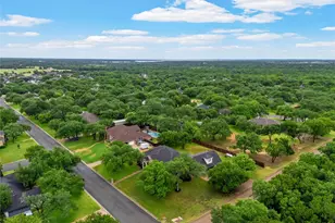100 Laurel Oaks Ln, Crawford, TX 76638 - Photo 37