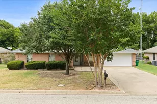 1809 Sprucewood Ave, Stephenville, TX 76401 - Photo 25