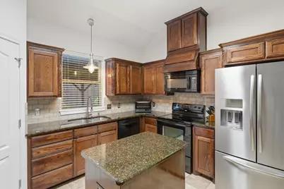 305 Delaware Street, Burleson, TX 76028 - Photo 11