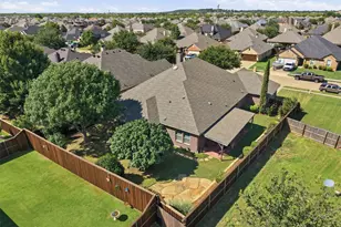 305 Delaware St, Burleson, TX 76028 - Photo 3