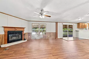 110 Draper Dr, Springtown, TX 76082 - Photo 13