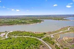 1001 Birchwood Dr, Crowley, TX 76036 - Photo 9
