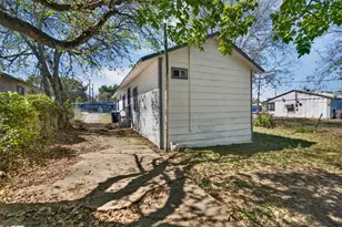 1309 S Riverside Dr, Fort Worth, TX 76104 - Photo 27
