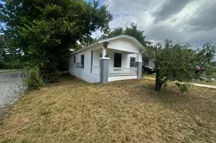1309 S Riverside Dr, Fort Worth, TX 76104 - Photo 3
