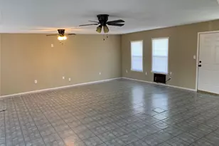 404 S Belknap St, Mexia, TX 76667 - Photo 3