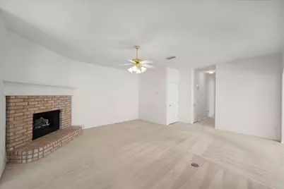 817 Willow Court, Saginaw, TX 76179 - Photo 9