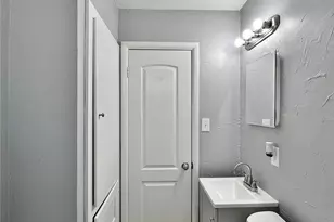 714 Cranbrook Ln, Grand Prairie, TX 75052 - Photo 15