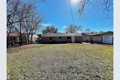 714 Cranbrook Lane, Grand Prairie, TX 75052 - Photo 17